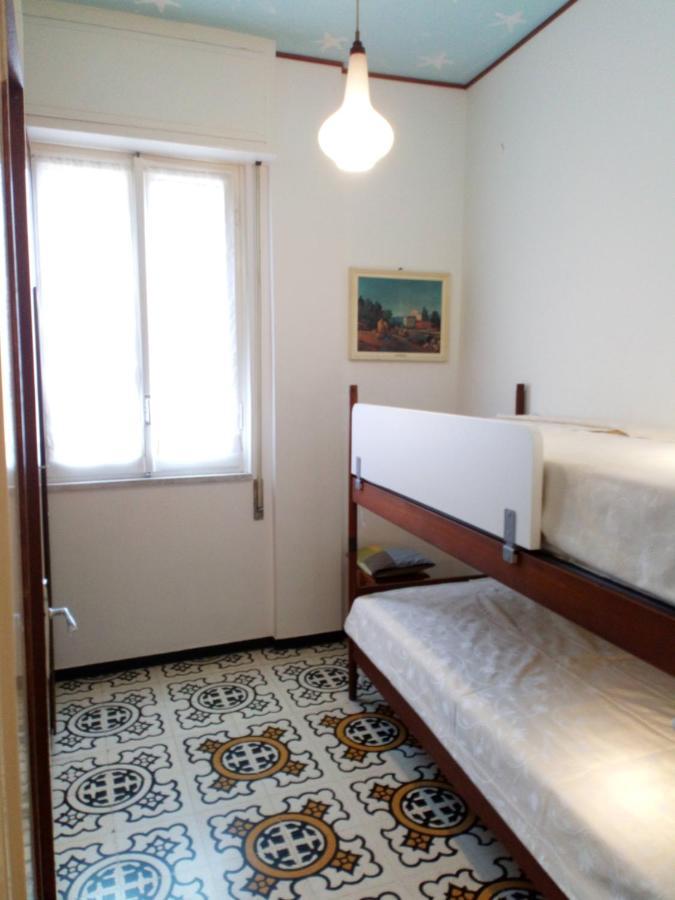 Ferienwohnung Casa Di Claude Con Posto Auto Finale Ligure Exterior foto