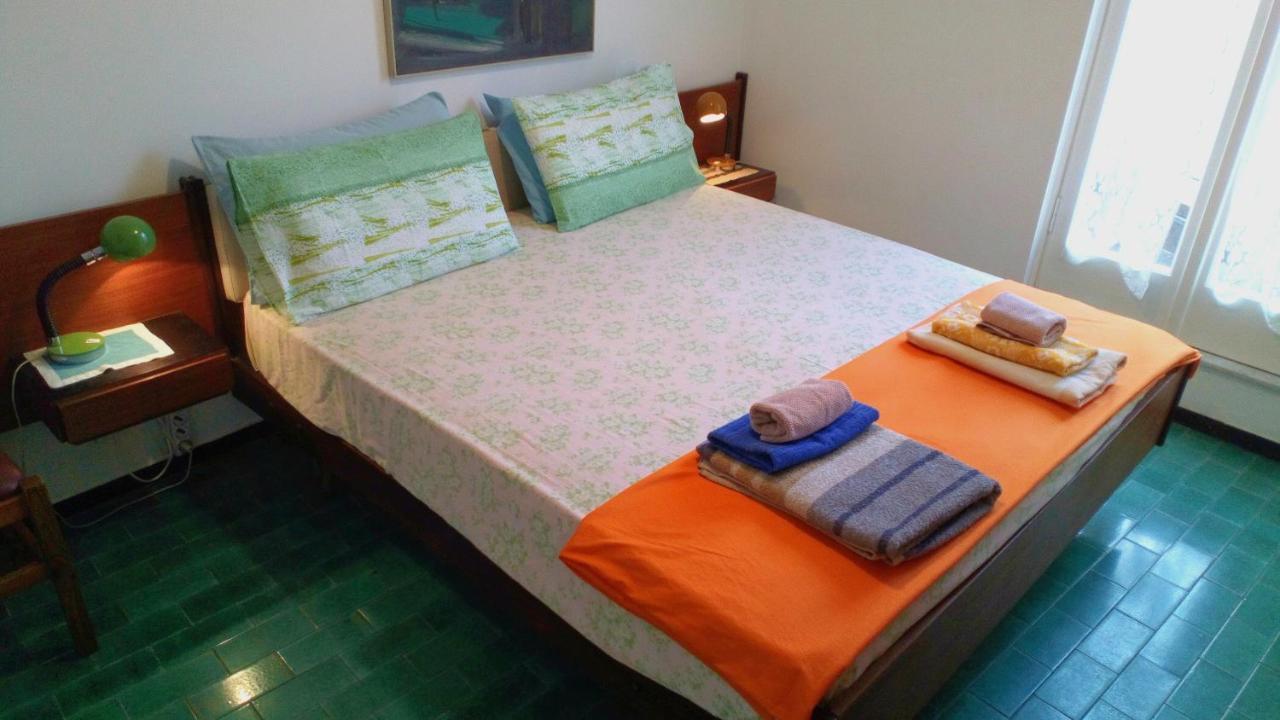 Ferienwohnung Casa Di Claude Con Posto Auto Finale Ligure Exterior foto