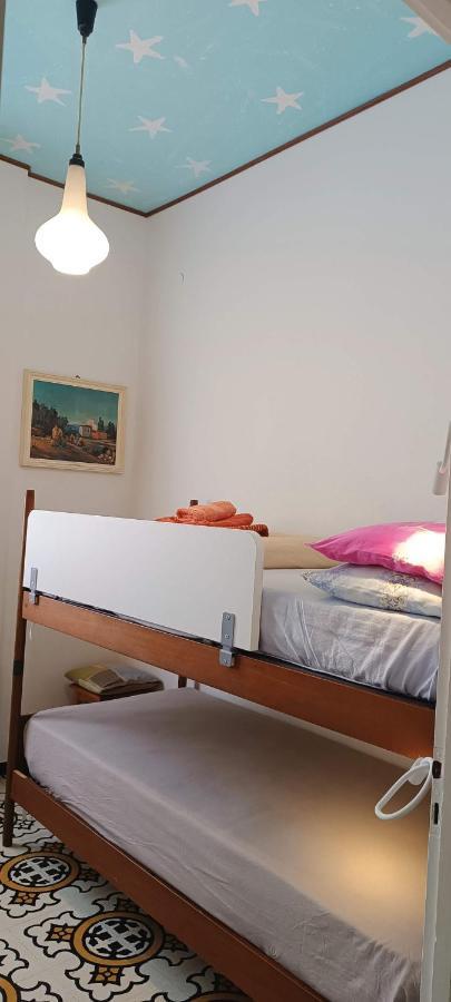 Ferienwohnung Casa Di Claude Con Posto Auto Finale Ligure Exterior foto