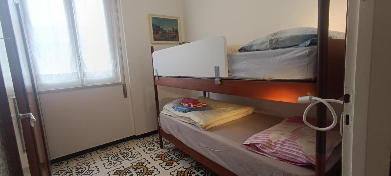 Ferienwohnung Casa Di Claude Con Posto Auto Finale Ligure Exterior foto