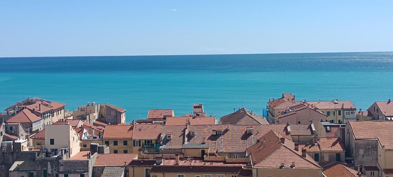 Ferienwohnung Casa Di Claude Con Posto Auto Finale Ligure Exterior foto