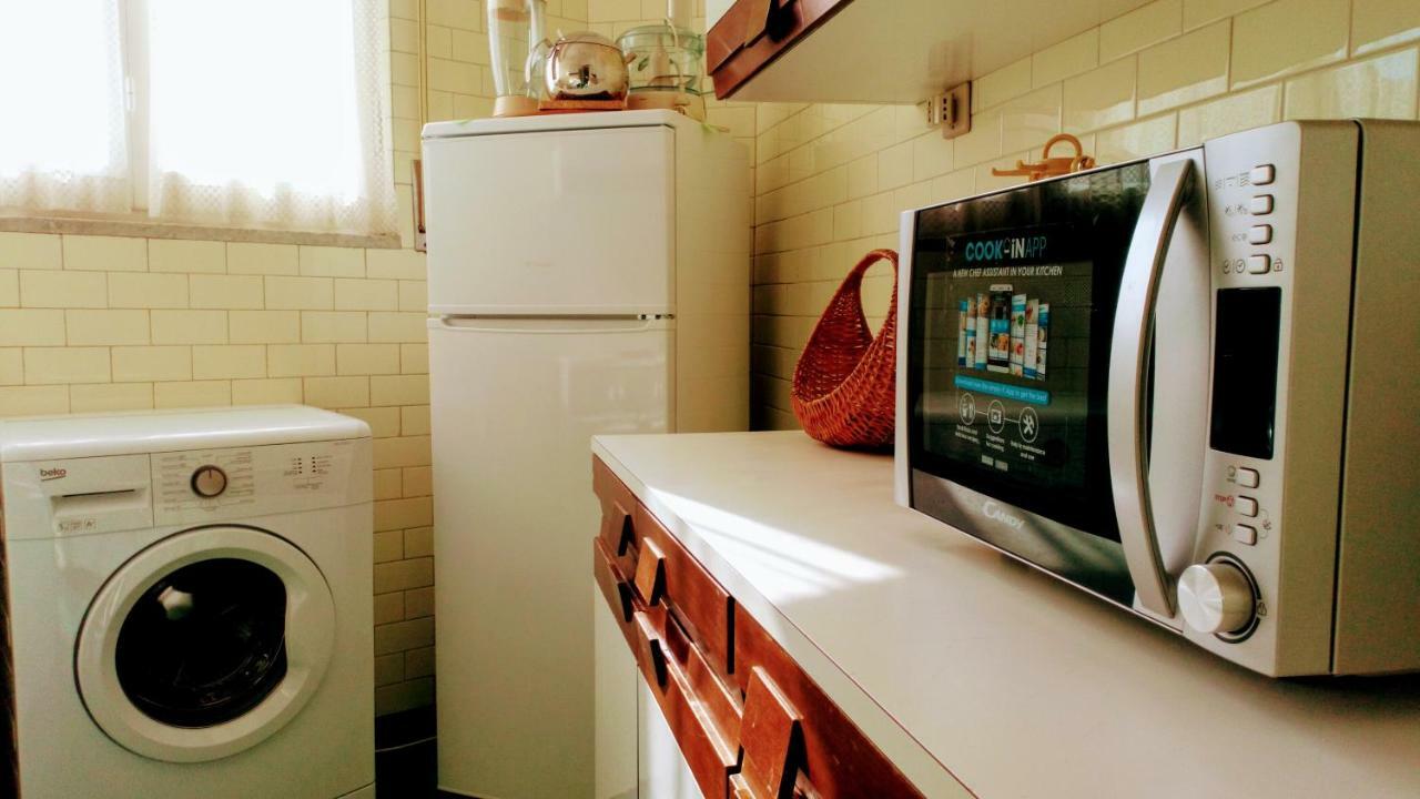Ferienwohnung Casa Di Claude Con Posto Auto Finale Ligure Exterior foto