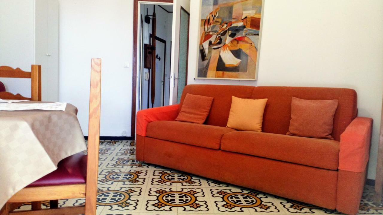 Ferienwohnung Casa Di Claude Con Posto Auto Finale Ligure Exterior foto
